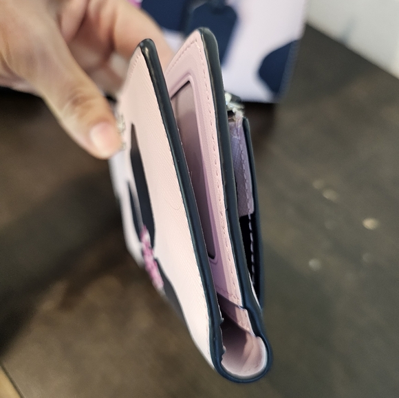 EUC. Kate Spade cameron grand floral purse 👛 with matching wallet. - Picture 15 of 15